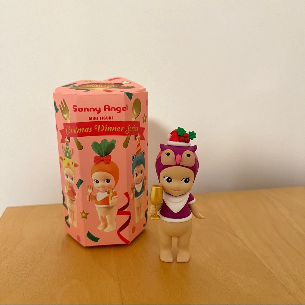 Sonny Angel Christmas Dinner Owl